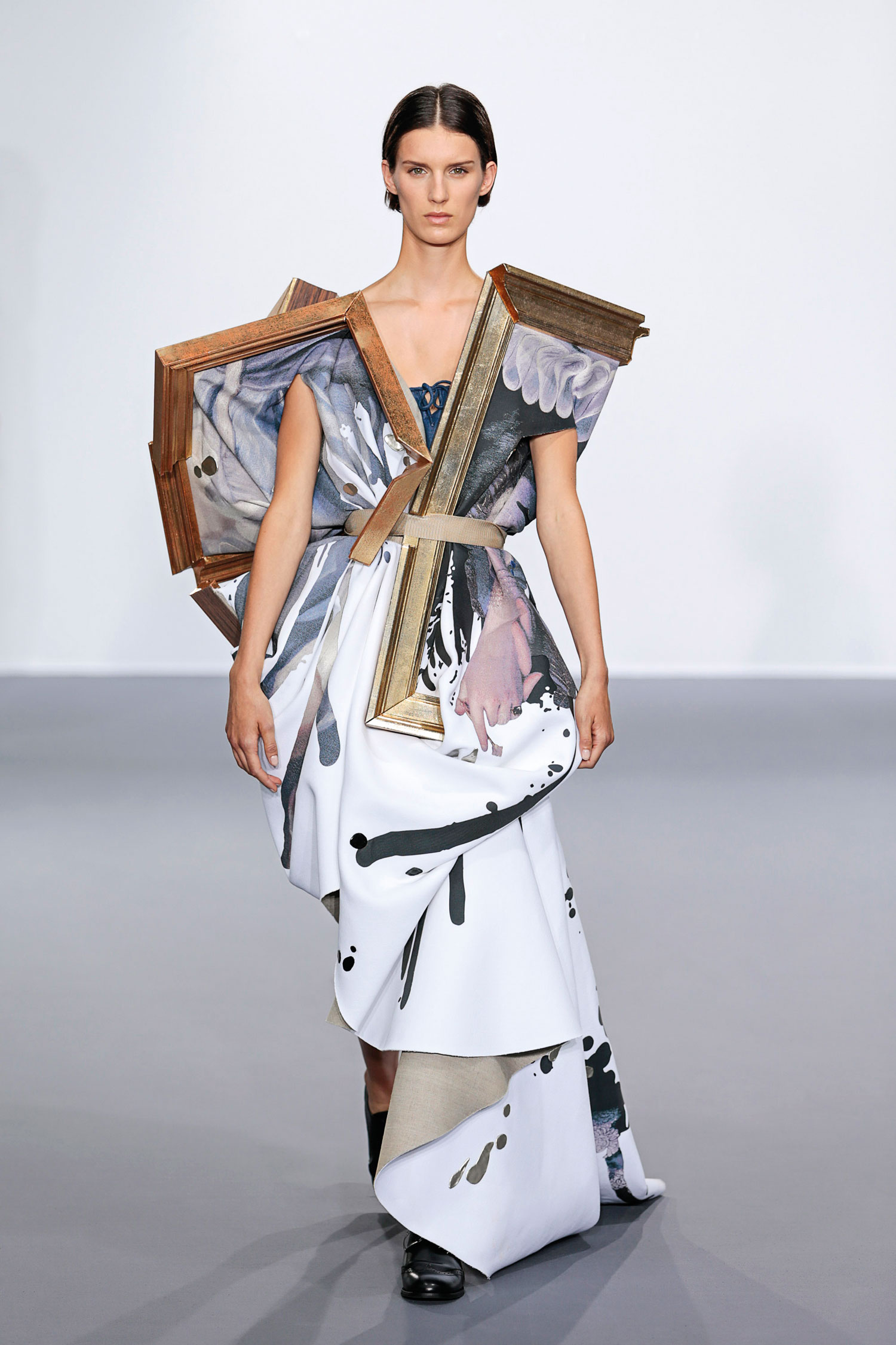 Viktor&Rolf Wearable Art haute couture collection, autumn–winter 2015–16 photo © Team Peter Stigter