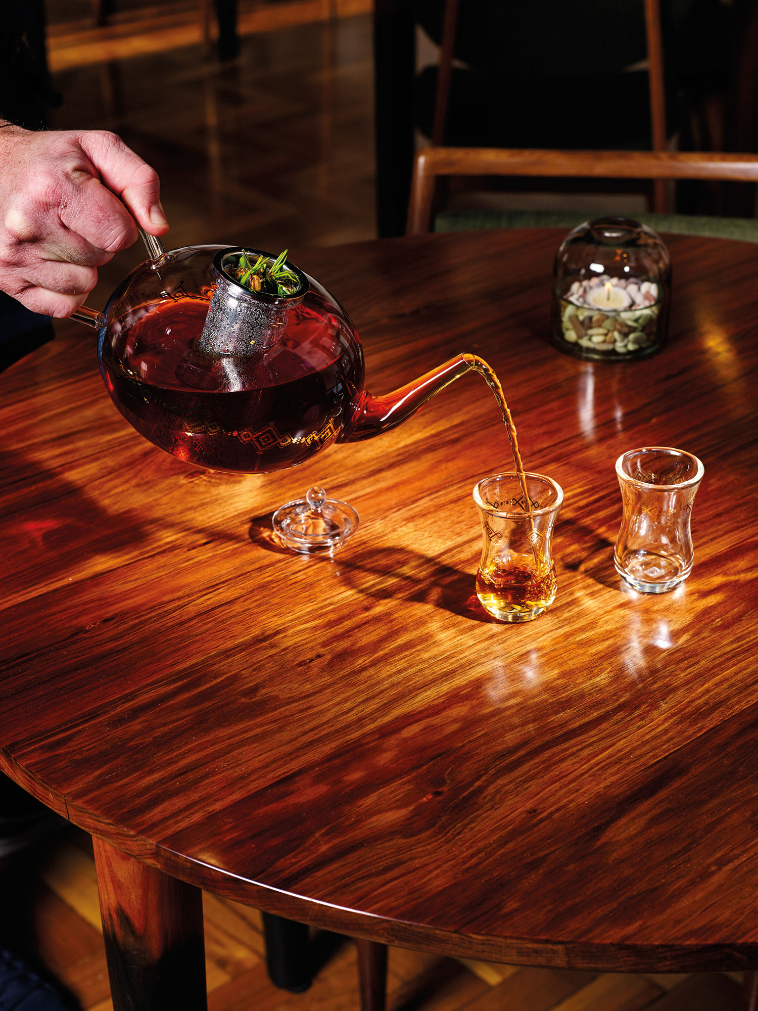 Magpie goose consommé with Australian native spices