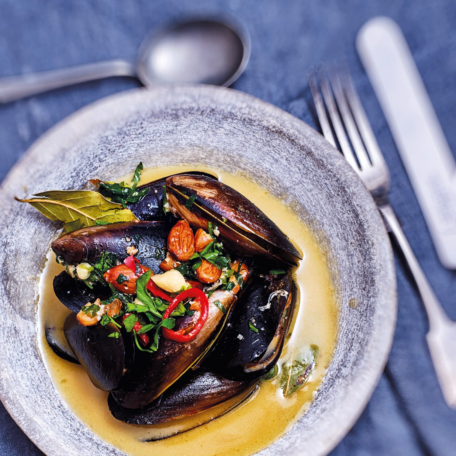 Mussels in Sherry Broth with almonds & bay leavesMussels in Sherry Broth with almonds & bay leaves